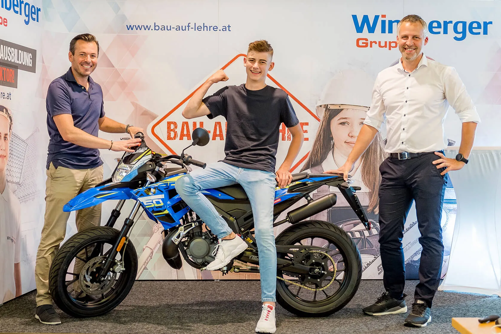 Schnuppern und Moped gewinnen - Jobs am Bau